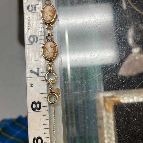 Vintage gold filled Cameo link bracelet - Picture 6 of 6